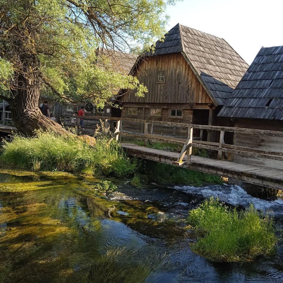 Gacka Valley Licko Lesce Exteriör bild