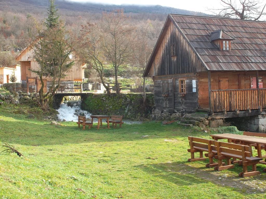 Gacka Valley Licko Lesce Exteriör bild