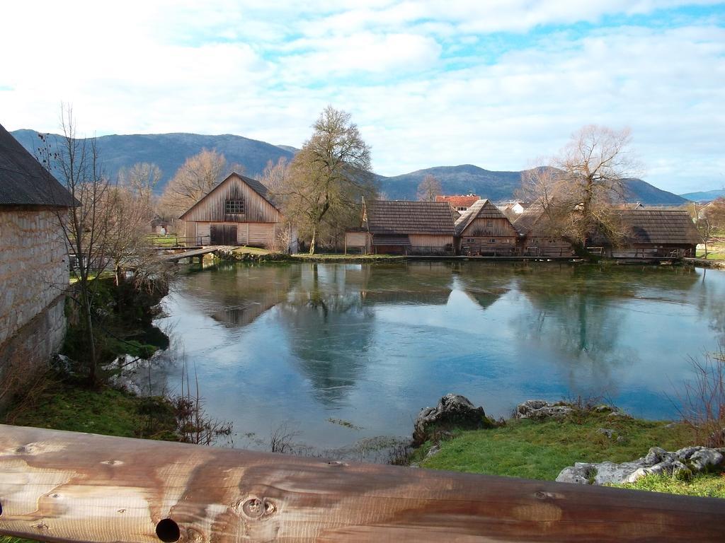 Gacka Valley Licko Lesce Exteriör bild